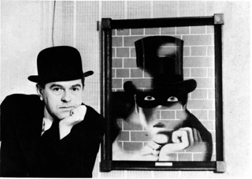 Художник Рене Магритт также неоднократно обращался к образу Фантомаса. Сюжет картины 1926 года «Угрожающий убийца», на которой два преступника поджидают свою жертву по обе стороны дверного проема, взят из третьего фильма-фантазии Луи Фейлада «Смертный труп».